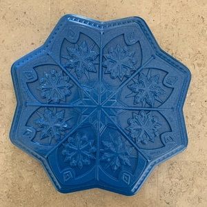Nordic ware Disney Frozen Snowflake Shortbread Pan